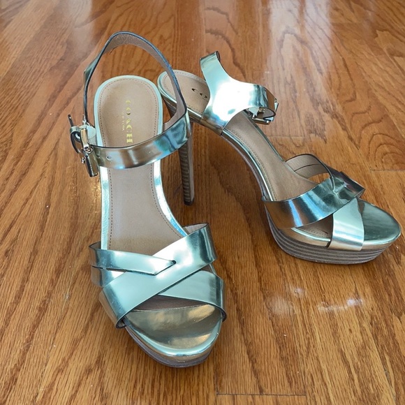 Coach Gold stacked heels - Picture 2 of 4